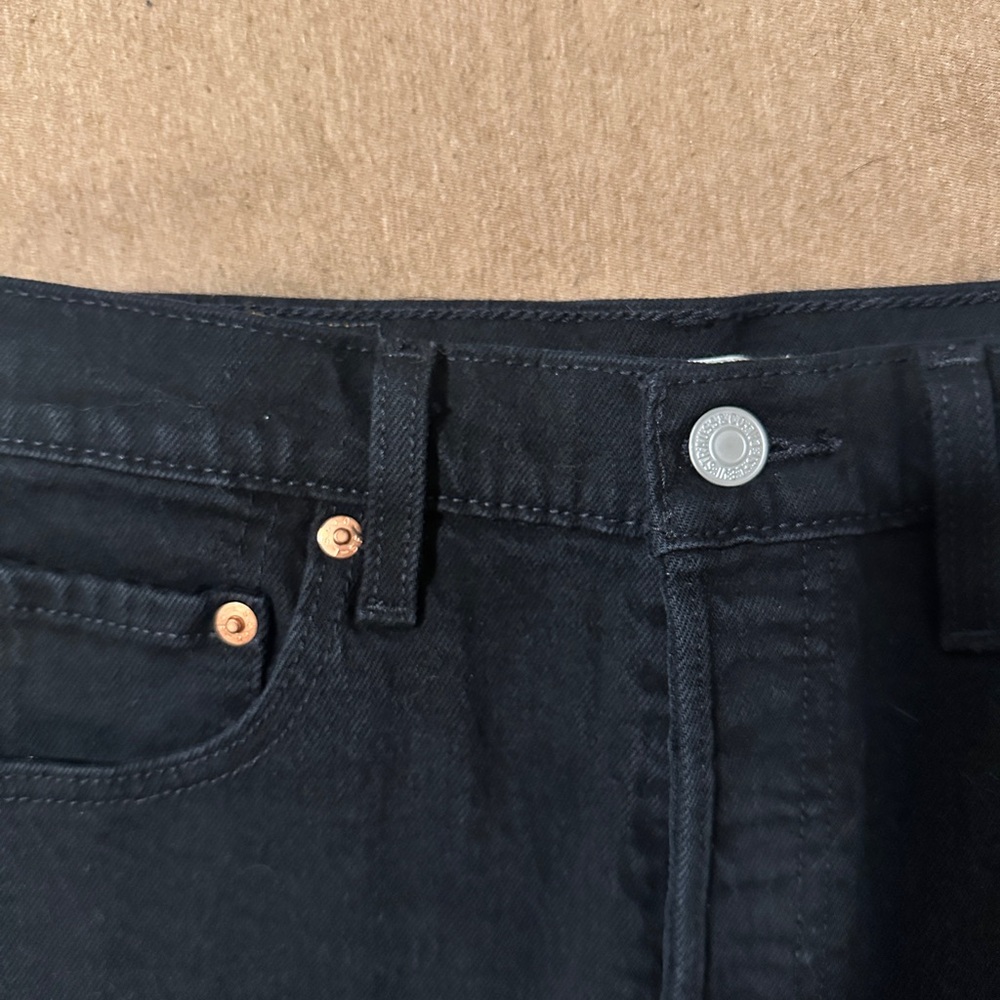 Levi's Women's Black Denim Shorts - Picture 3 of 4